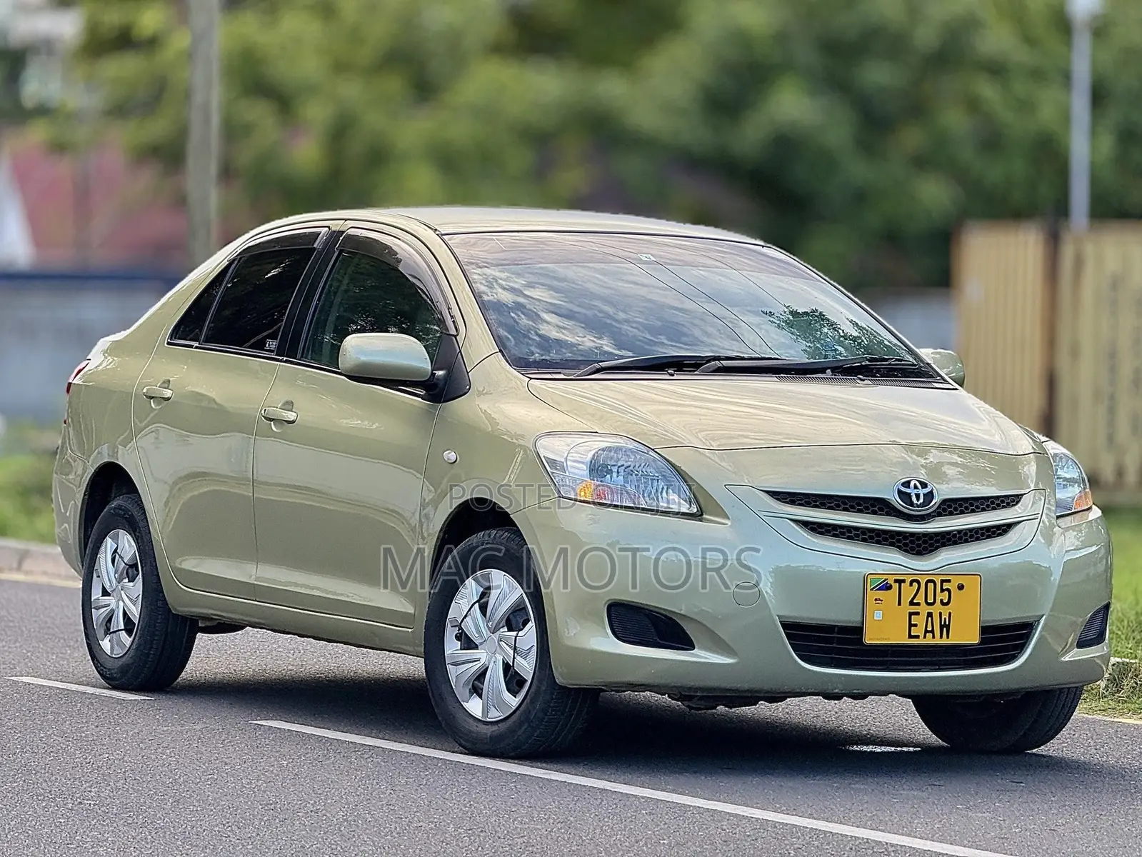 Toyota Belta 2006 Gold