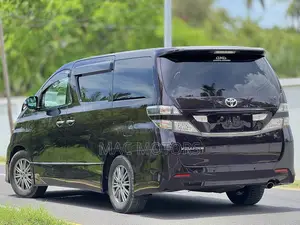 Toyota Vellfire 2010 Purple