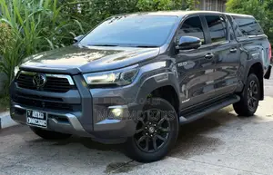 Toyota Hilux 2022 Gray