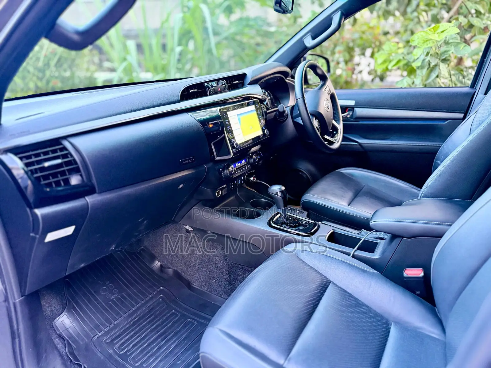 Toyota Hilux 2022 Gray