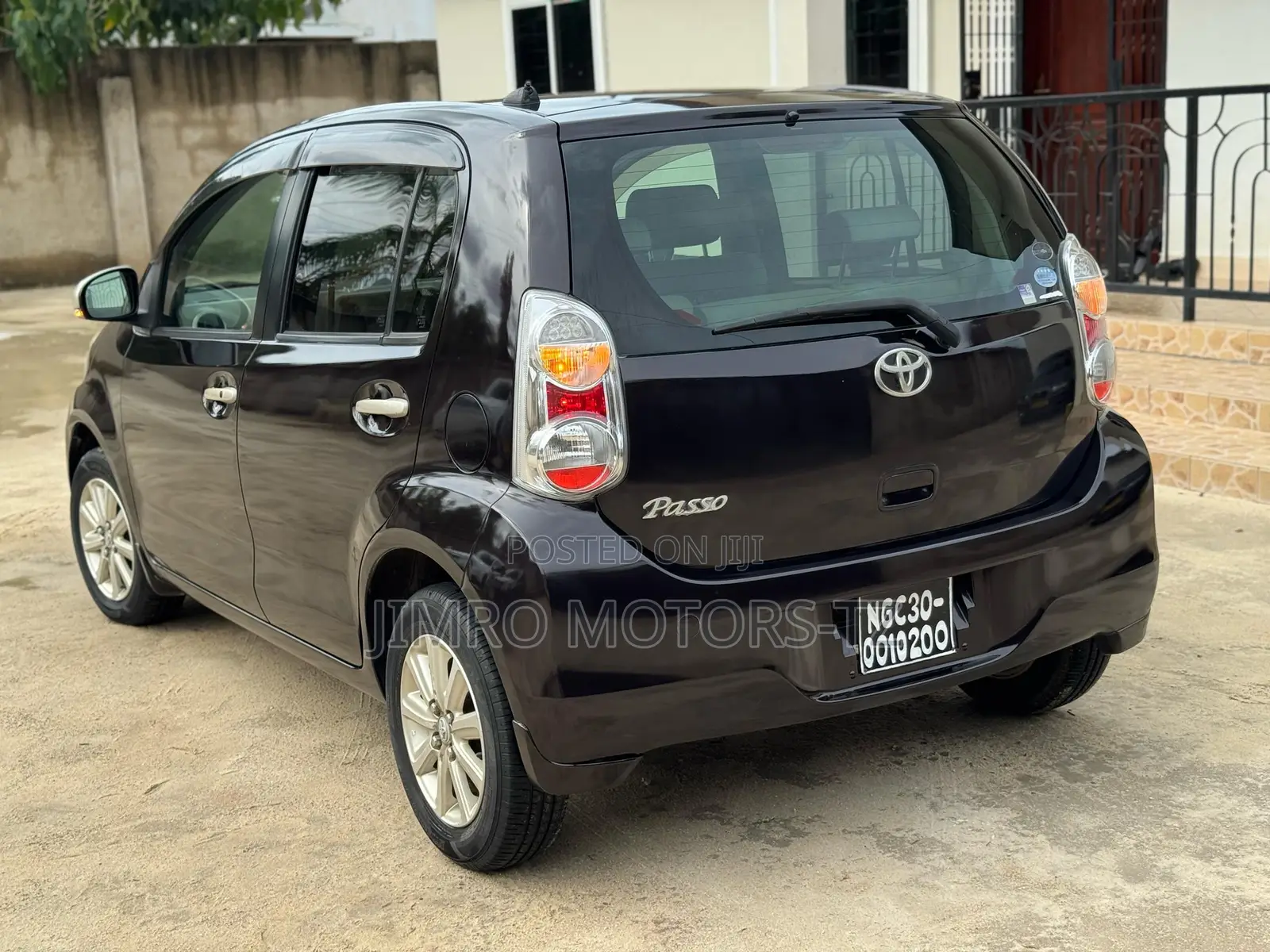 Toyota Passo 2010 Black