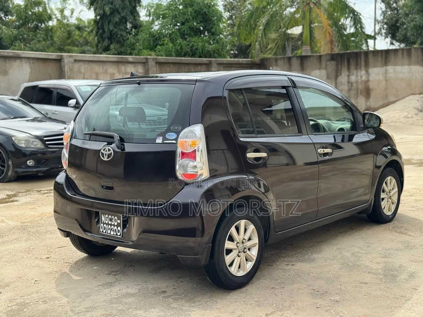 Toyota Passo 2010 Black