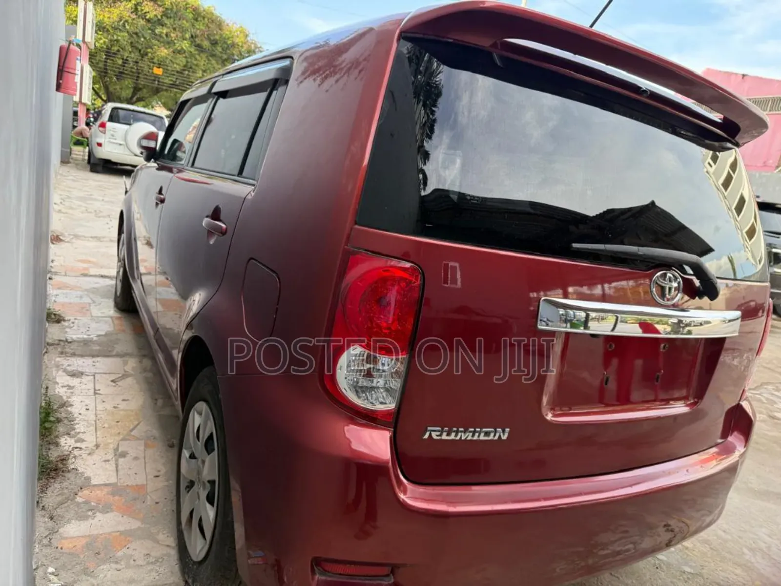 Toyota Rumion 1.5 FWD 2023 Red