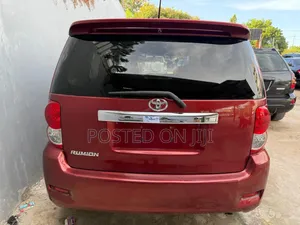 Toyota Rumion 1.5 FWD 2023 Red