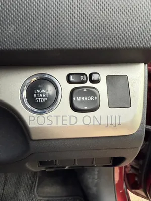 Toyota Rumion 1.5 FWD 2023 Red