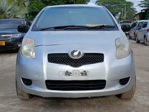 Toyota Vitz 2005 Silver