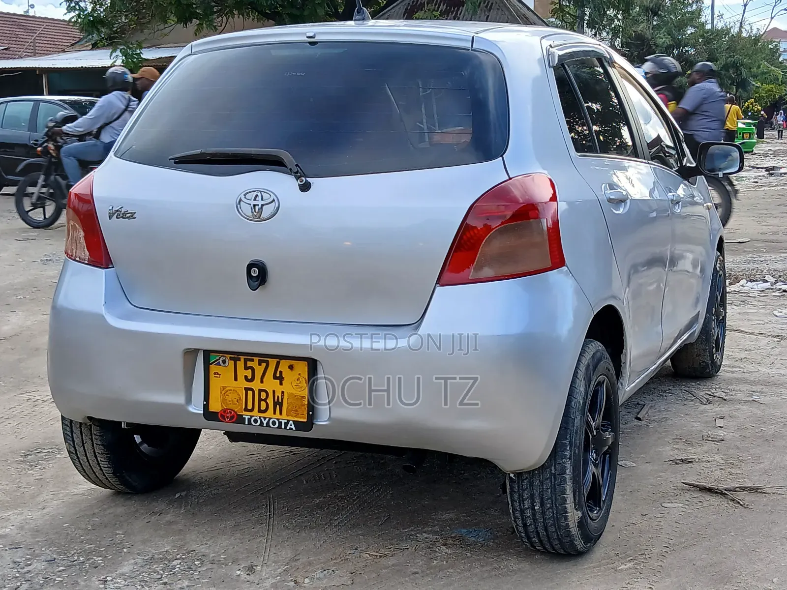 Toyota Vitz 2005 Silver