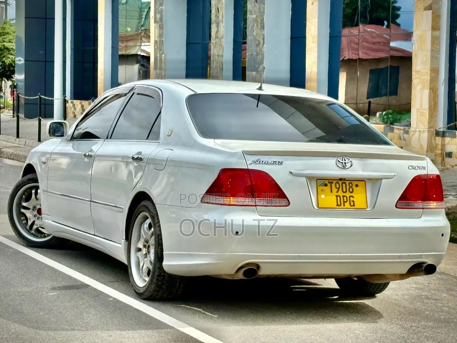 Toyota Crown Royale 2005 White