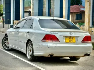 Toyota Crown Royale 2005 White