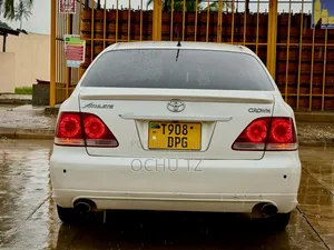 Toyota Crown Royale 2005 White