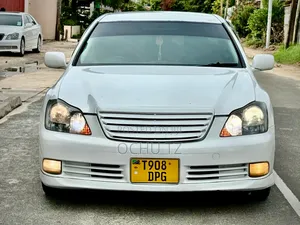 Toyota Crown Royale 2005 White