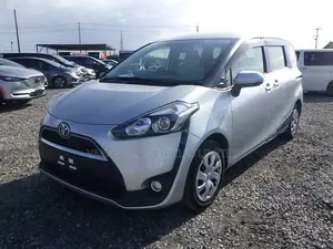 Toyota Sienta 2016 Silver