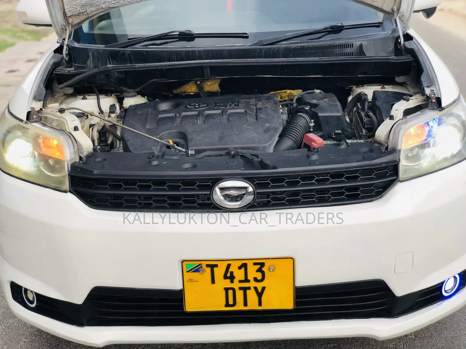 Toyota Corolla Rumion 2011 Pearl