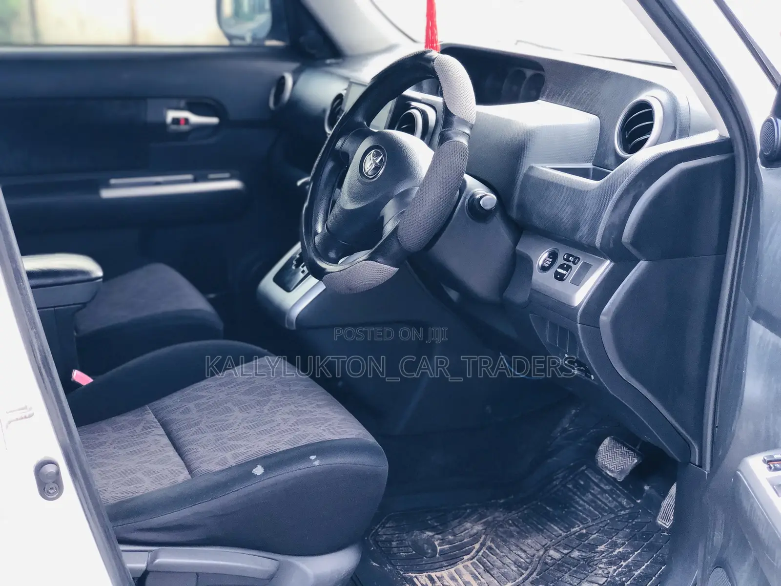 Toyota Corolla Rumion 2011 Pearl