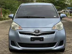 Toyota Ractis 2011 Blue