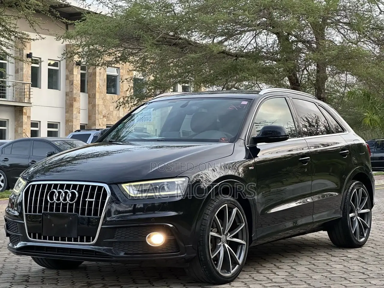 Audi Q3 2013 Black