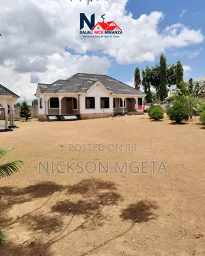 4bdrm House in Dalali Nick Mwanza, Buswelu for sale