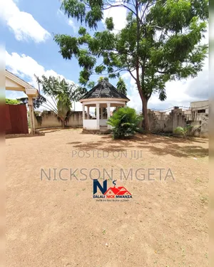 4bdrm House in Dalali Nick Mwanza, Buswelu for sale