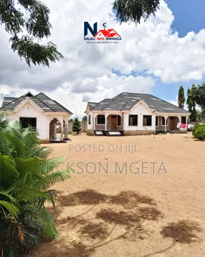 4bdrm House in Dalali Nick Mwanza, Buswelu for sale