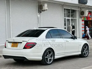 Mercedes-Benz C-Class 2008 Pearl