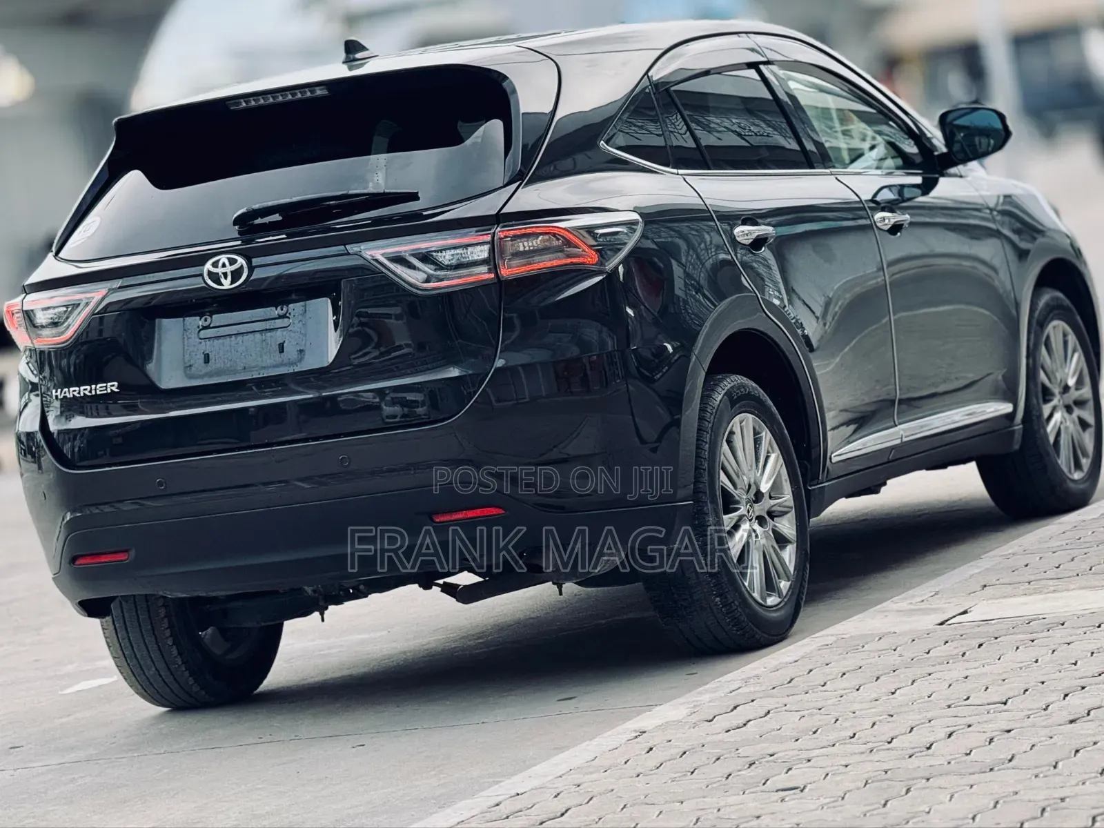 Toyota Harrier 2.0 2015 Black
