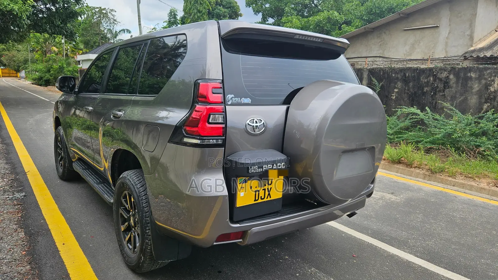 Toyota Land Cruiser Prado 2016 Gray