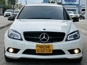 Photo - Mercedes-Benz C-Class C 200 Kompressor (W204) 2008 White