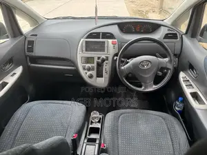 Toyota Ractis 2010 Gray