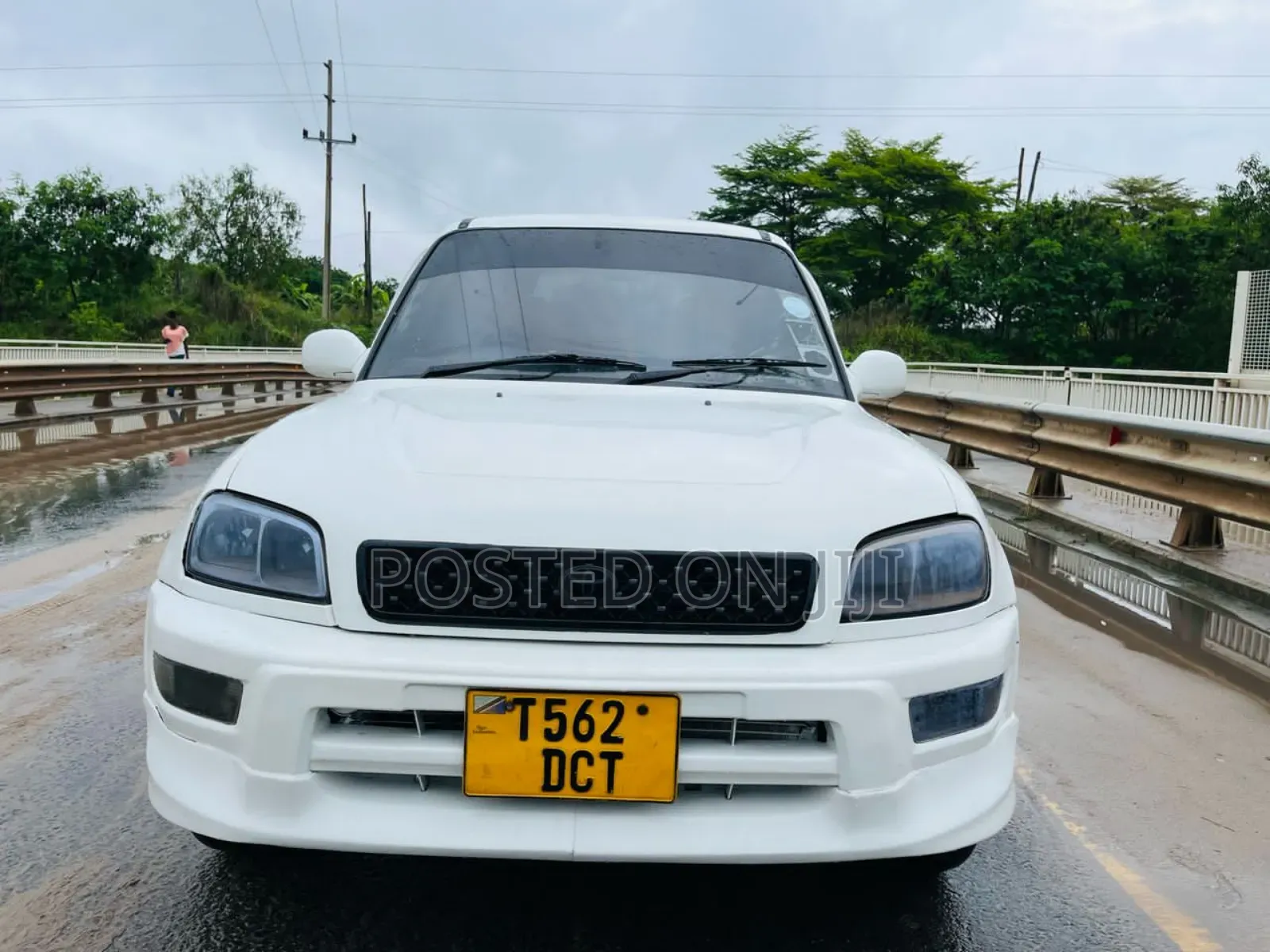 Toyota RAV4 1999 White