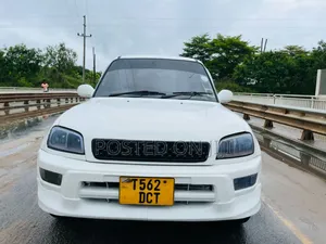 Toyota RAV4 1999 White