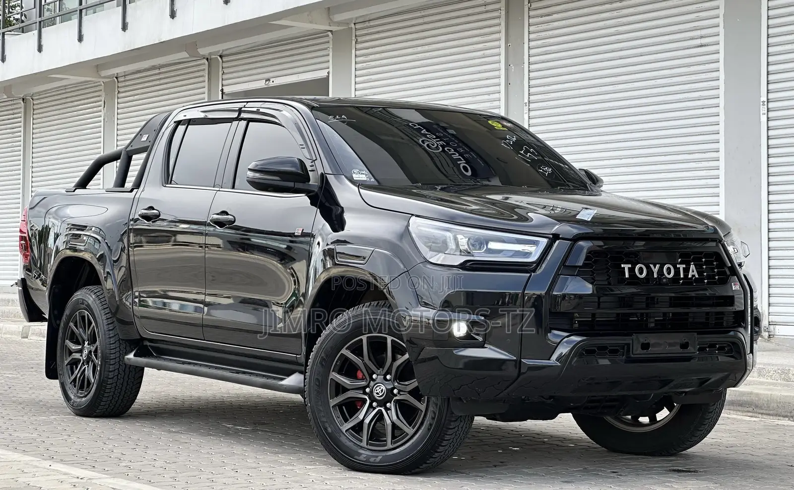 New Toyota Hilux 2024 Black
