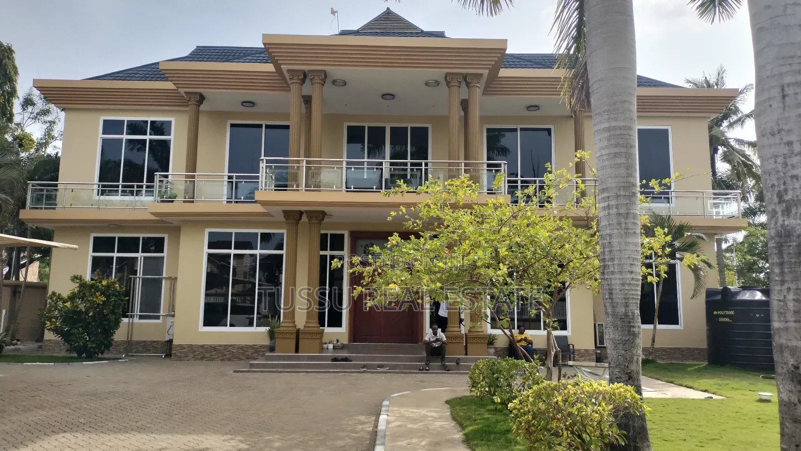 Furnished 8bdrm House in Mbezibeach Rainbow for sale