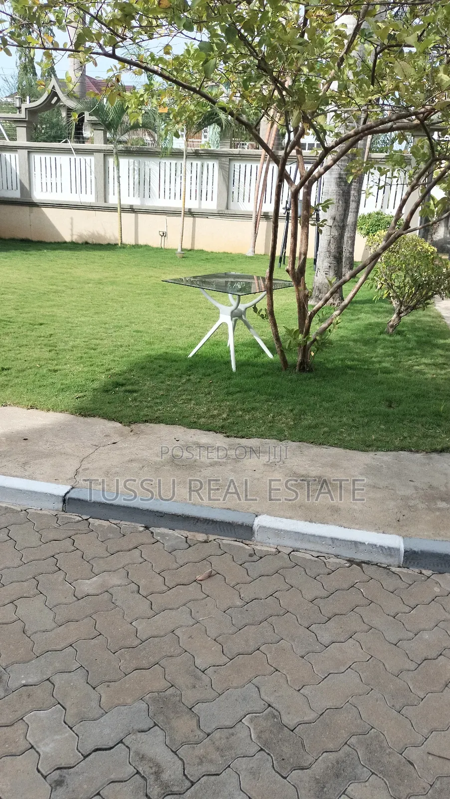 Furnished 8bdrm House in Mbezibeach Rainbow for sale