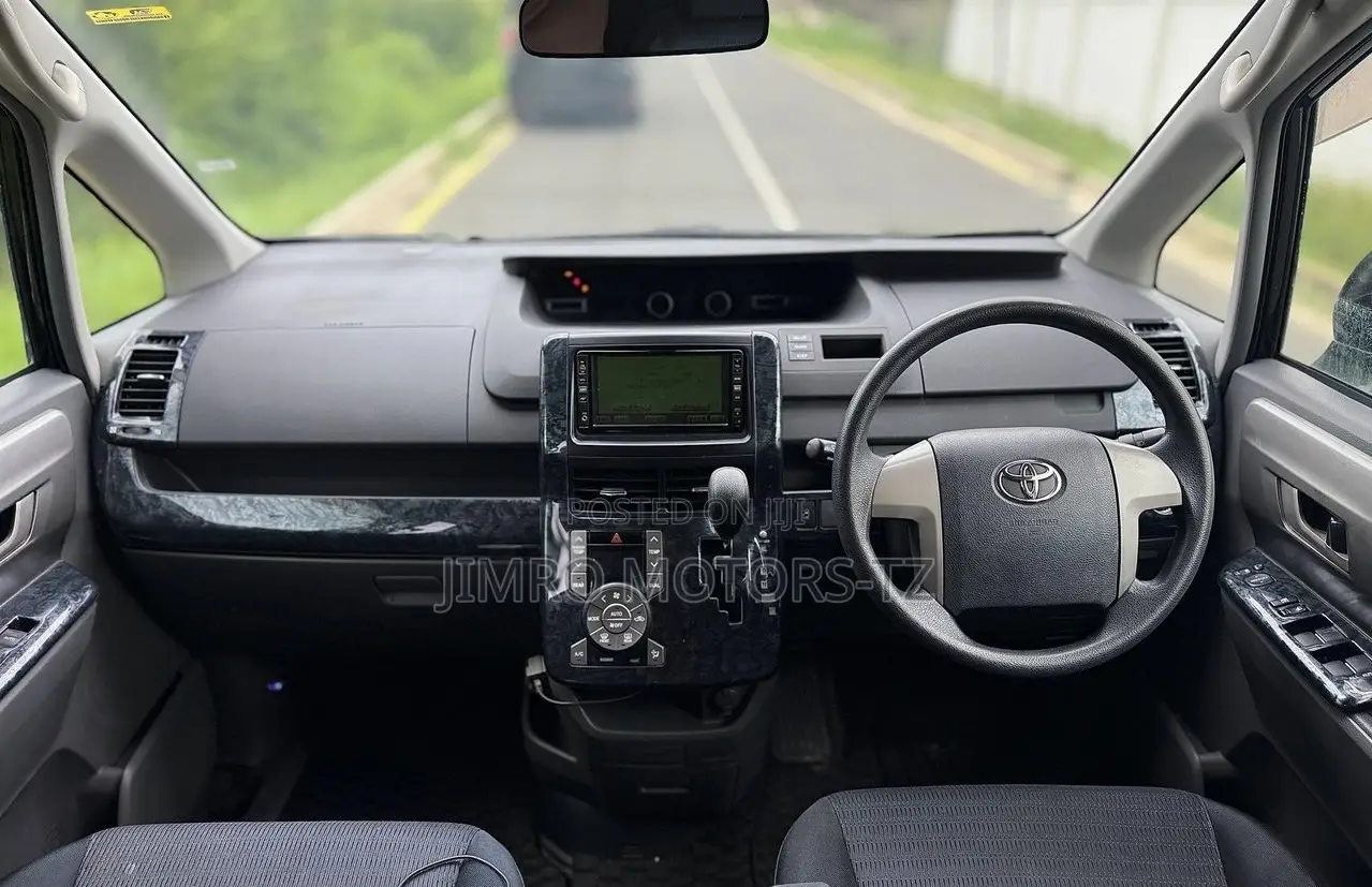 Toyota Voxy 2008 Black