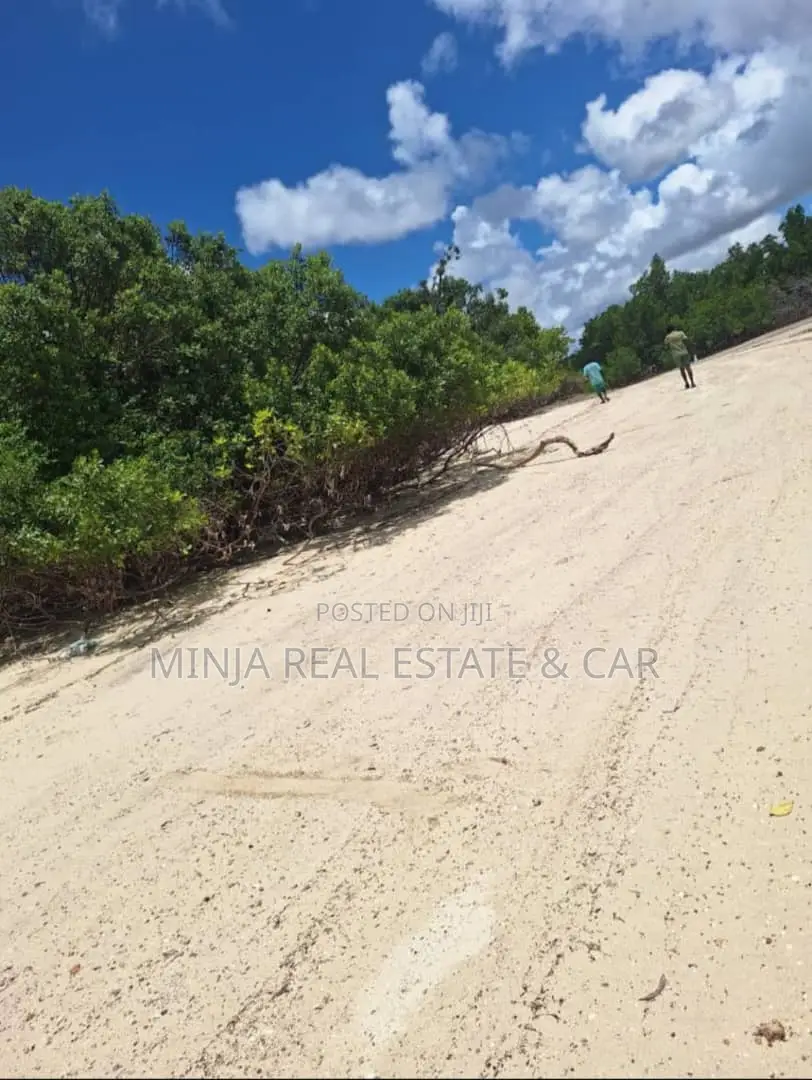Beach Plot for Sale at Bweni Mafia