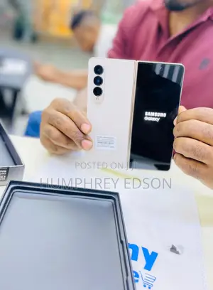 New Samsung Galaxy Z Fold4 256 GB White