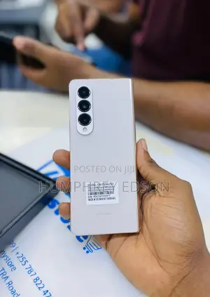 New Samsung Galaxy Z Fold4 256 GB White