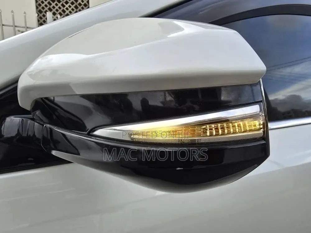 Toyota Harrier 2.0 4WD 2016 White