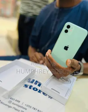 New Apple iPhone 11 128 GB Green