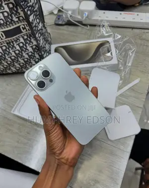 New Apple iPhone 15 Pro Max 256 GB White
