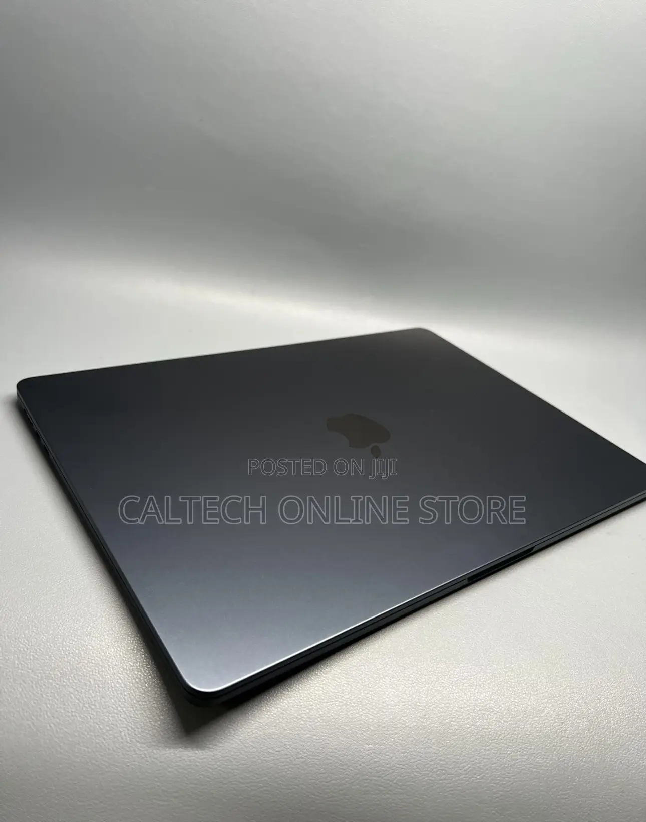 Laptop Apple MacBook Air 2024 M3 15-Inch 8GB Apple M3 SSD 256GB