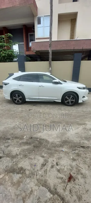Toyota Harrier 2.0 2017 Pearl