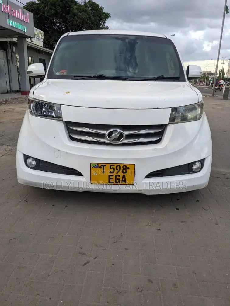 Toyota bB 2005 White