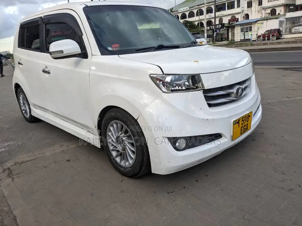 Toyota bB 2005 White