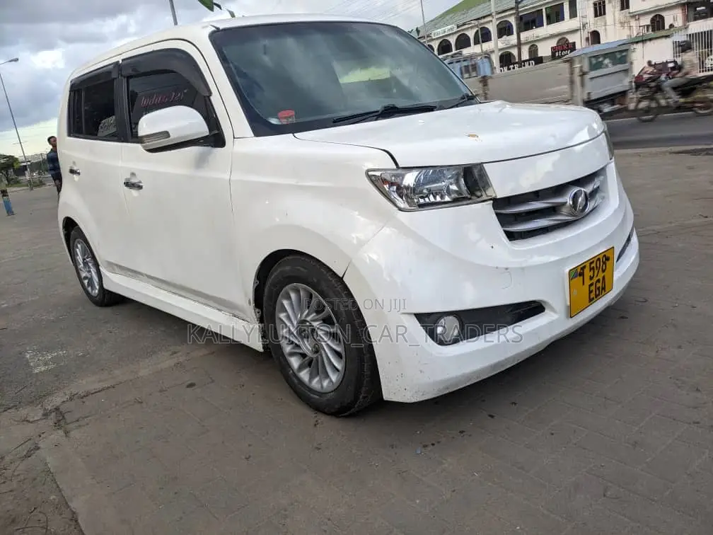 Toyota bB 2005 White