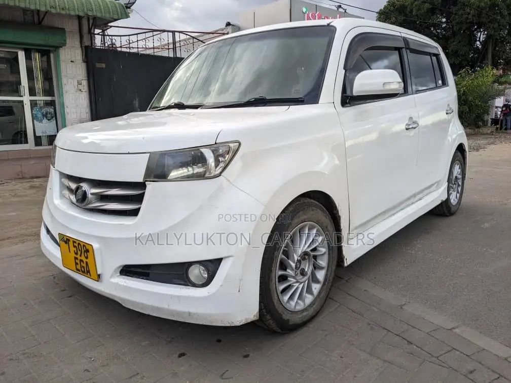 Toyota bB 2005 White