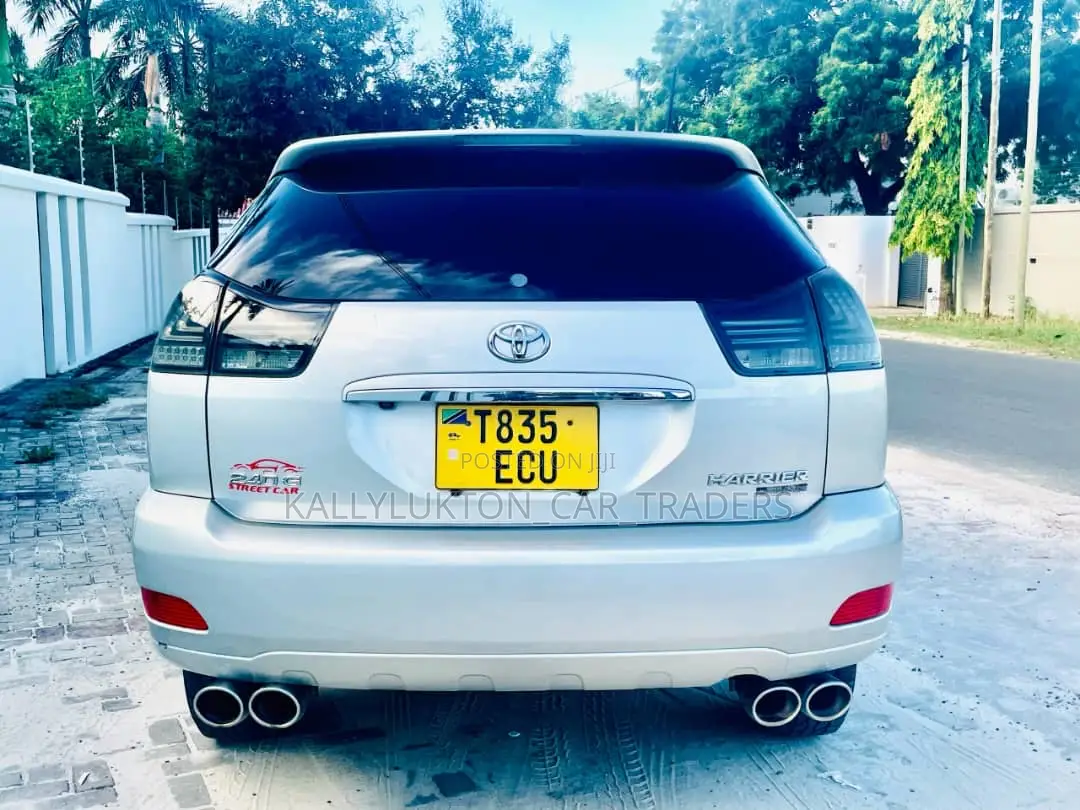 Toyota Harrier 2005 Silver