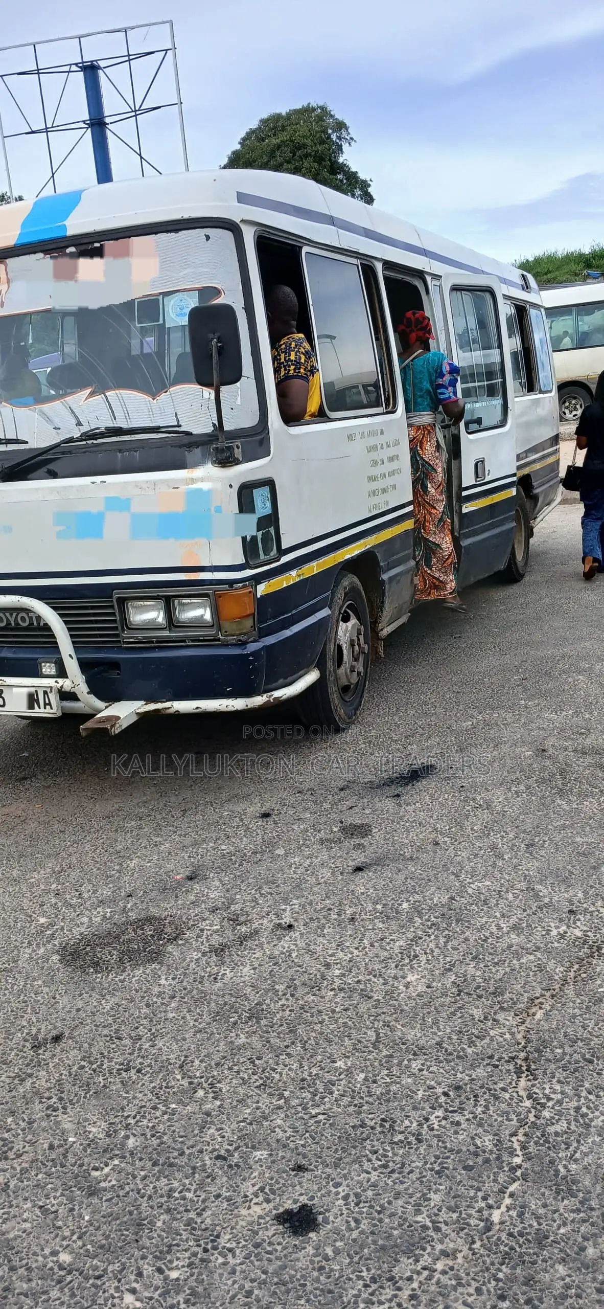 Toyota Coaster 1999 White