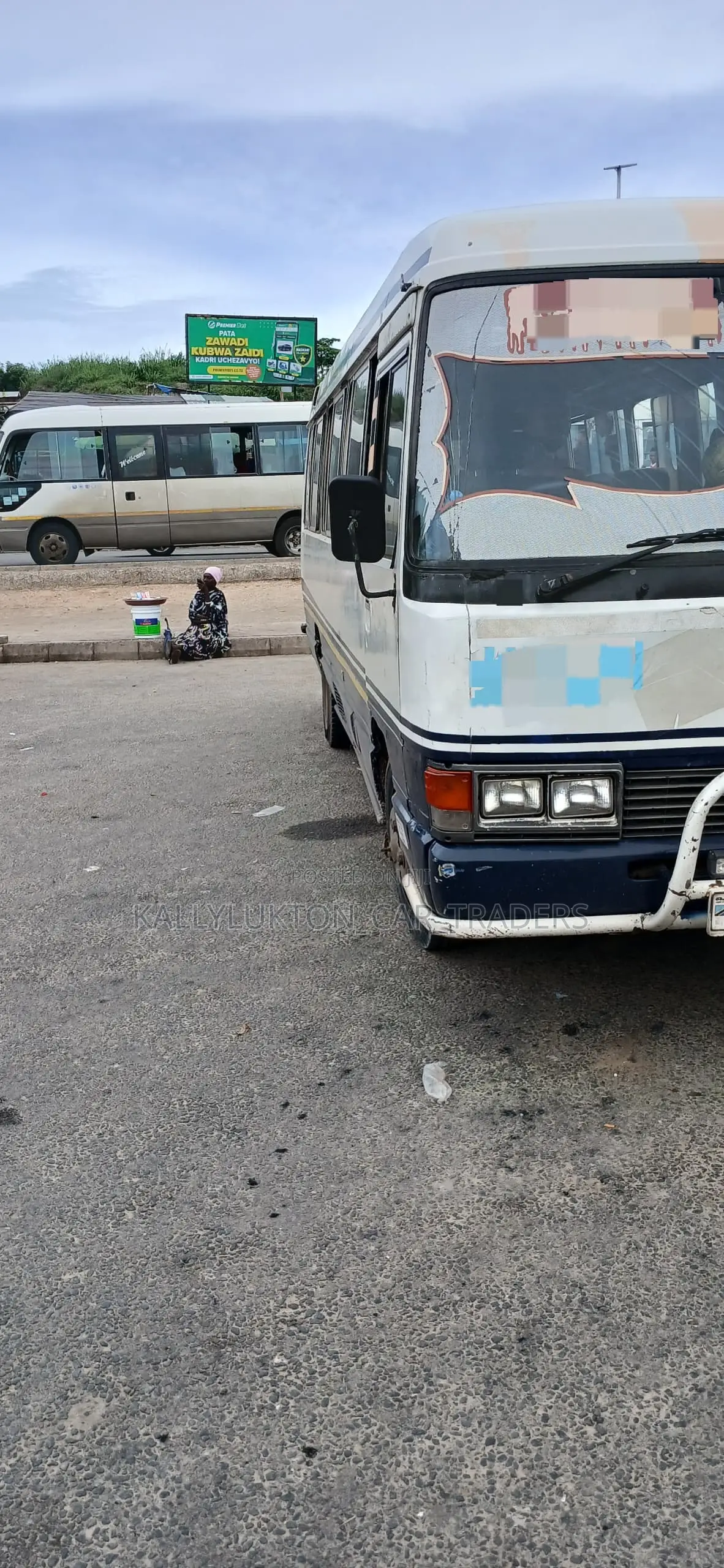 Toyota Coaster 1999 White