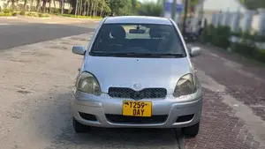 Toyota Vitz 2006 Silver